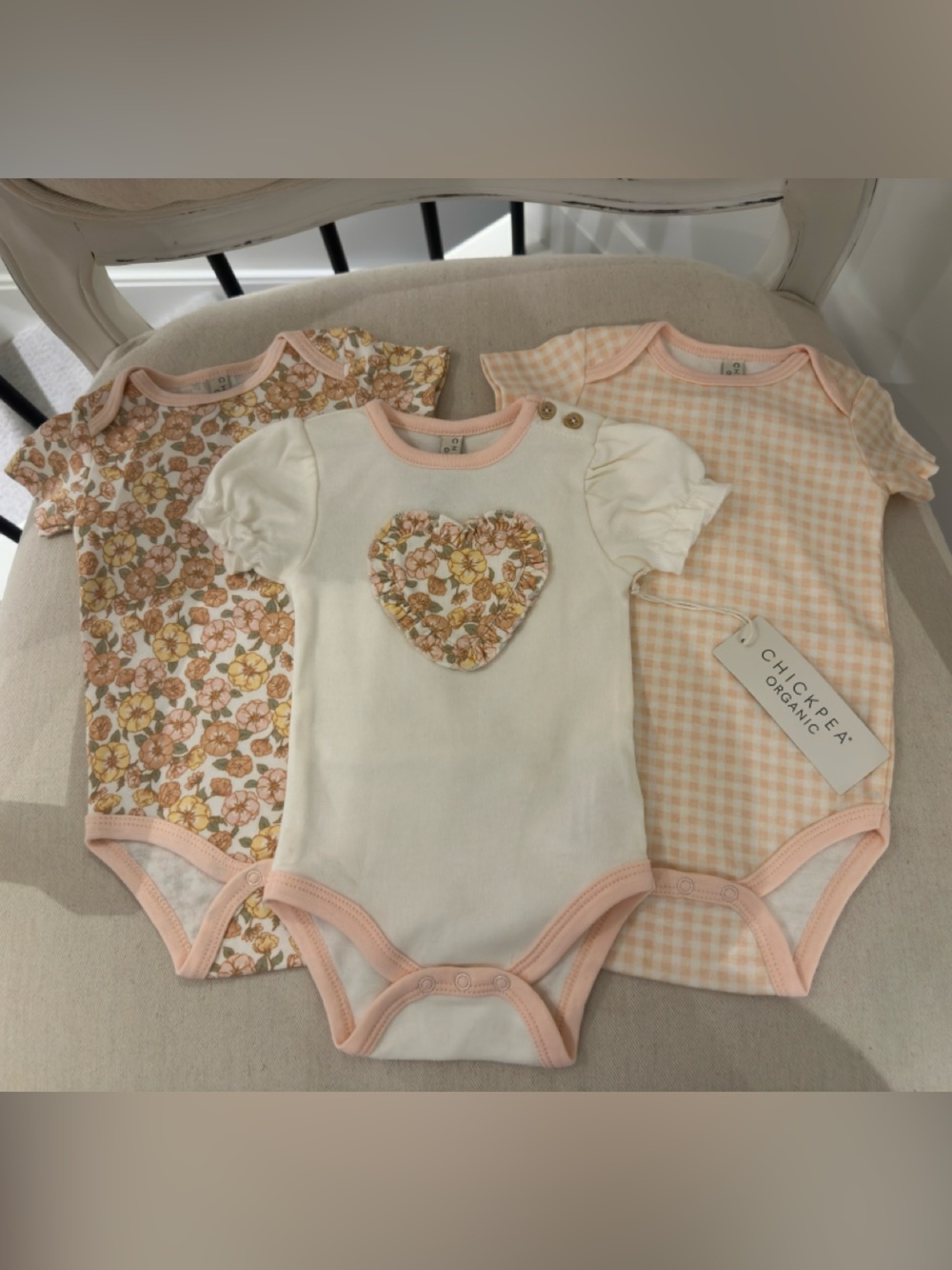 🦢 3~6 Mth Organic Cotton chick pea Cream and Peach Floral Baby One-Piece Set NWT